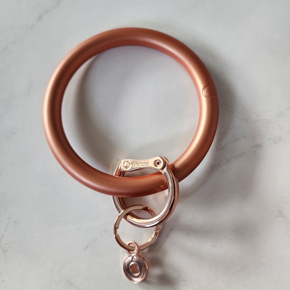 Rose gold Oventure key ring